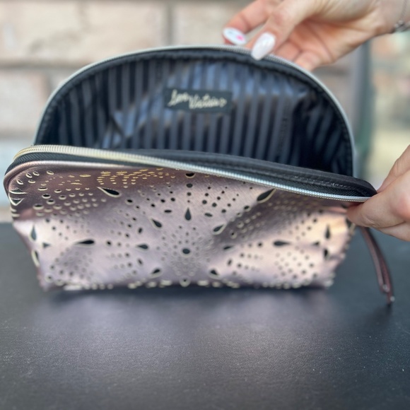 Victoria Secret - Makeup Bag - Picture 3 of 3